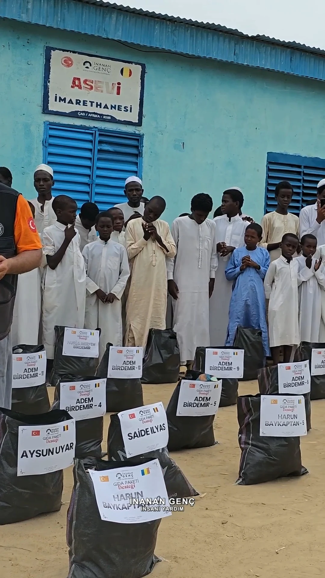 Afrika’da gıda paketlerimizi kardeşlerimize ulaştırdık